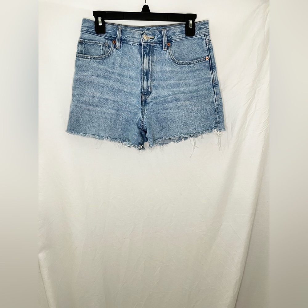 American eagle. Highest rise 90s boyfriend short.